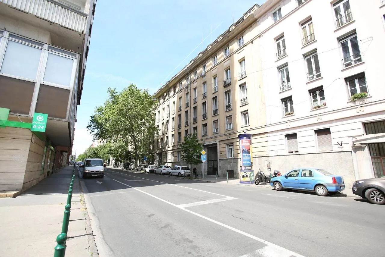 Castle Courtyard Hideaway Apartment Budapest