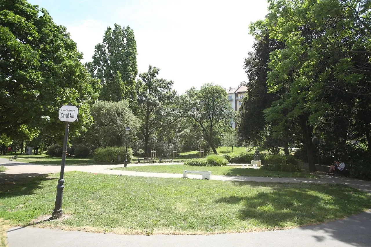 Castle Courtyard Hideaway Apartment Budapest